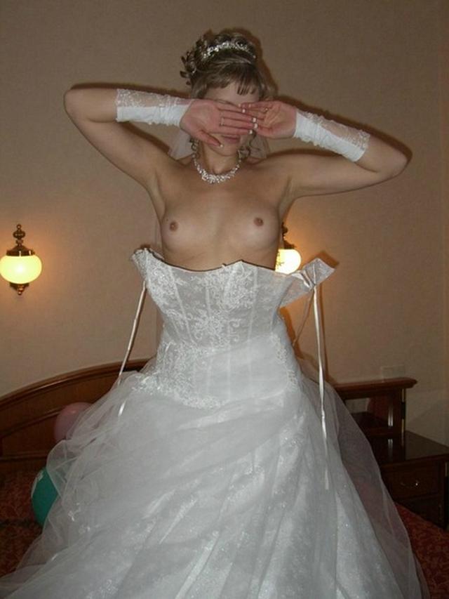 Невеста трахнулась перед свадьбой с двумя парнями 28 фото